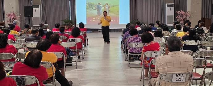 Suasana serius tapi santai mendengarkan penjelasan pengenalan EJ oleh Bapak FX. F. Eddy BadarudinPAKAI